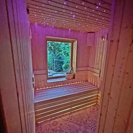 Cityside Chalet Eger