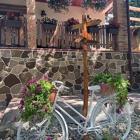 Cityside Chalet *