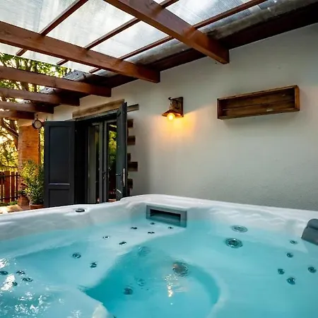 Cityside Chalet